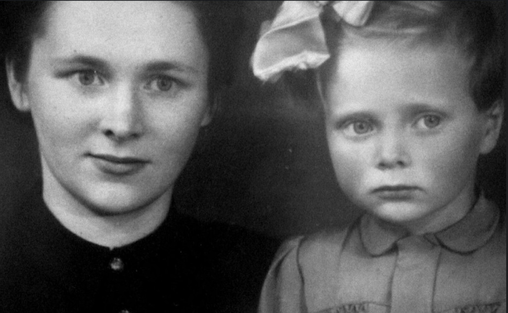 Aina Ivers Haukanes med dottera Aud